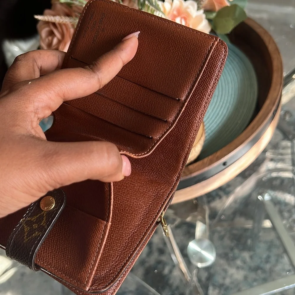 Authentic Louis Vuitton wallet brown monogram pre loved